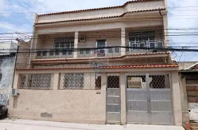 Casa para venda em Madureira de 264.00m² com 3 Quartos, 1 Suite e 3 Garagens
