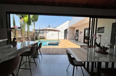 Casa de Condomínio para venda em Condomínio Maria José de 257.00m² com 3 Quartos, 3 Suites e 4 Garagens