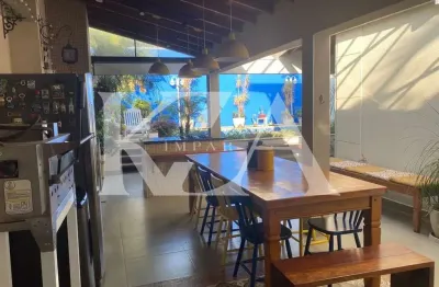 Casa para venda em Medeiros de 240.00m² com 4 Quartos, 1 Suite e 5 Garagens