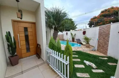 Casa para venda em Jardim Sarapiranga de 160.00m² com 3 Quartos, 1 Suite e 2 Garagens