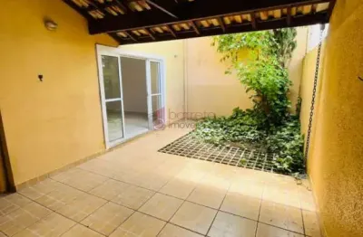 Casa de Condomínio para alugar em Parque Residencial Nove De Julho de 236.00m² com 3 Quartos, 1 Suite e 2 Garagens