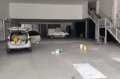 Galpão / Depósito / Armazém para alugar em Vila Nova Jundiainópolis de 1600.00m² com 30 Garagens