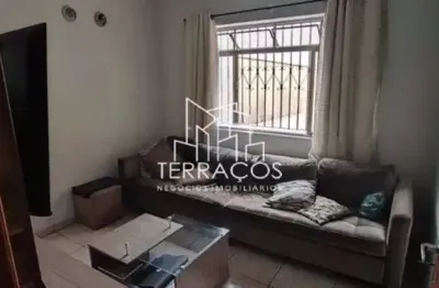 Casa para venda em Vila Santa Terezinha de 226.00m² com 4 Quartos, 2 Suites e 6 Garagens