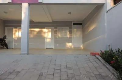 Casa para venda em Vila João XXIII de 250.00m² com 4 Quartos, 2 Suites e 2 Garagens