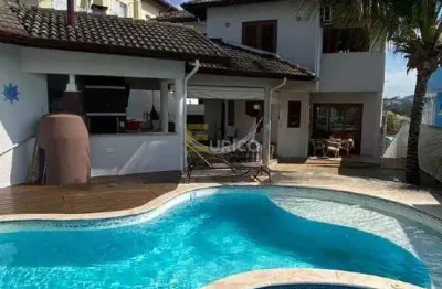 Casa para venda em Bosque de 300.00m² com 3 Quartos, 1 Suite e 4 Garagens