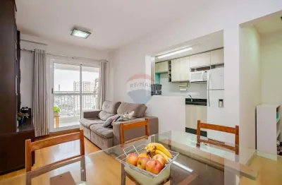 Apartamento para venda em Capão Raso de 61.00m² com 2 Quartos, 1 Suite e 2 Garagens