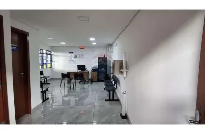 Galpão / Depósito / Armazém para alugar em Floresta de 485.00m² com 24 Garagens