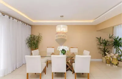 Casa para venda em Parolin de 200.00m² com 4 Quartos e 2 Suites