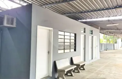 Galpão / Depósito / Armazém para alugar em Ponte De São João de 600.00m² com 40 Garagens