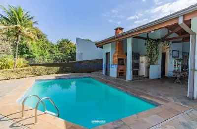 Casa para venda em Cidade Universitária de 339.00m² com 4 Quartos, 1 Suite e 6 Garagens