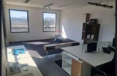 Sala Comercial para alugar em Alphaville Industrial de 52.00m²