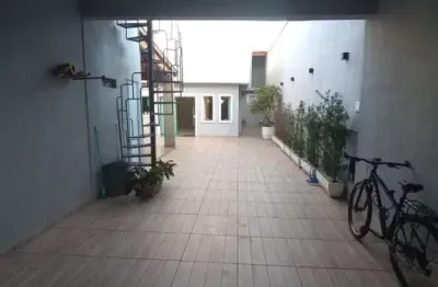 Sobrado para alugar em Vila Mara de 300.00m² com 3 Quartos, 1 Suite e 5 Garagens