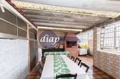 Ótimo sobrado na vila dona sara com  3 dormitórios, sendo 2 suítes, copa e cozinha com armários embutidos, sala ampla, 3 banheiros no total, quintal,