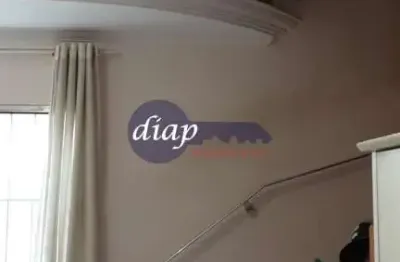 Ótimo sobrado no jardim brasil para uso comercial ou residencial com 3 dormitórios, sendo 1 suíte com sacada, cozinha, sala de estar, sala de jantar,