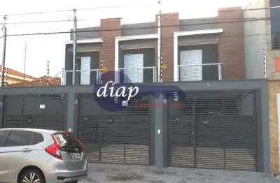 Lindo sobrado com 3 quartos, sendo 1 suíte, jardim de inverno, sacada, sala com 2 ambientes, lavabo, cozinha, área de serviço e 2 vagas de garagem. im