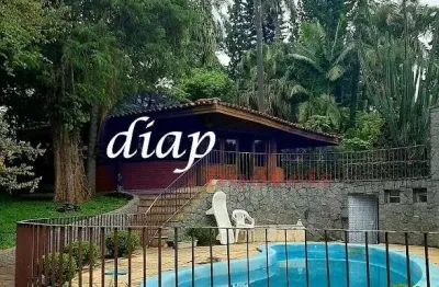 Excelente casa na vila albertina com 3 dormitórios, sendo 3 suítes, uma suíte com closet e duas suítes americanas com closet e ar condicionado, sala p