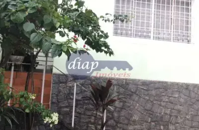Ótima casa térrea antiga na vila aurora com 3 dormitórios, sendo 2 suítes, cozinha, sala de estar e sala de jantar, quintal com lavanderia, 3 quintais