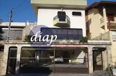 Excelente sobrado no bairro jardim franca com 6 dormitórios, sendo 2 suítes, uma das suítes é master, banheiro com pia dupla, banheira de hidromassage