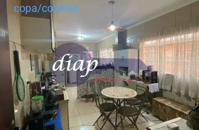 Ótimo sobrado no jardim primavera com 4 dormitórios, sendo 1 suíte, sala ampla, copa e cozinha grande, 4 banheiros no total, lavanderia, quintal later