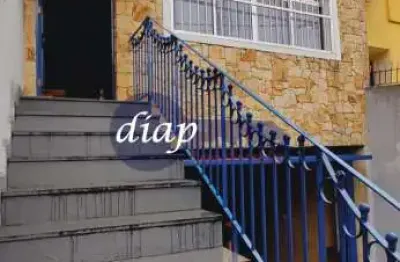 Excelente sobrado no bairro jardim modelo com 2 dormitórios, sala de estar ampla, cozinha planejada com espaço para mesa de 8 lugares, área gourmet co