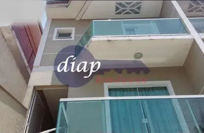 Lindo sobrado no parque panamericano com 3 dormitórios, sendo 1 suíte com closet e sacada, copa e cozinha americana, sala ampla com sacada, 2 banheiro