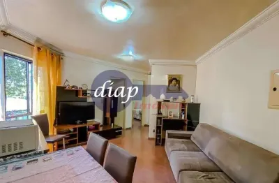 Ótimo apartamento no bairro canindé com 2 dormitórios, sala dois ambientes com sacada, cozinha, área de serviço, 1 banheiro e 1 vaga de garagem cobert