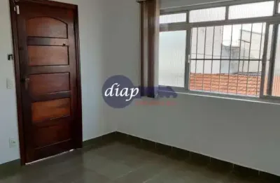 Sobrado com 3 moradias e renda aproximada de r$ 6.500,00. sobrado com 3 dormitórios, sendo uma suíte, e um dos dormitórios com closet,  mais quarto de