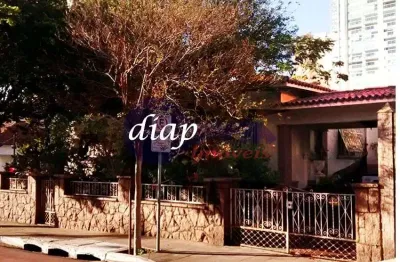 Ótima casa no bairro santa paula em são caetano do sul com 3 dormitórios, sendo 2 com armários embutidos, cozinha e copa com piso de retalhos de mármo