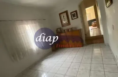 Excelente sobrado em santa paula, o imóvel possui 2 casas, uma em cada andar. cada casa contém 4 dormitórios, sendo 2 suítes, 3 salas, 2 cozinhas, 1 c