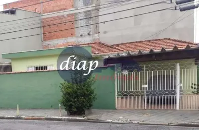 Ótima casa na vila scarpelli com 2 dormitórios amplos, cozinha, copa, sala, 1 banheiro com box de vidro, lavanderia, quintal grande com churrasqueira
