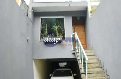 Sobrado com ampla sala 2 ambientes em porcelanato, sanca em gesso e painel em mdf, lavabo, jardim de inverno amplo com estrutura para cobertura, cozin