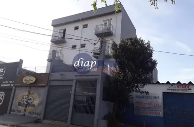 Ótimo apartamento no edifício ricardo e margareth com 2 dormitórios, cozinha, sala aconchegante, 1 banheiro, corredor amplo, área de serviço e 1 vaga