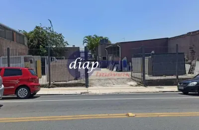 Um terreno comercial no bairro vila vera. o terreno mede 19 metros de frente e 47 metros de fundos, situado a uma quadra da avenida intinguçu e a cinc