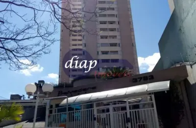 Lindo apartamento com 2 dormitórios, sacada ampla com sanca, quartos e cozinha planejados, banheiro com armário e box, lavanderia e 1 vaga de garagem.