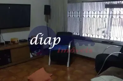 Ótima casa no bairro mooca com 4 dormitórios, sendo 1 suíte, cozinha, sala ampla, 3 banheiros, lavanderia, corredor, quintal e 2 vagas de garagem cobe