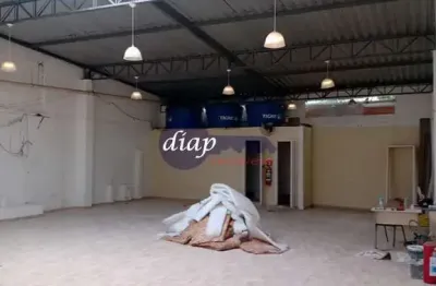 Excelente galpão comercial no jardim brasil com 13 salas, ventiladores, 2 vestiários, 1 cozinha, 2 banheiros e 5 vagas de garagem. o imóvel está em um