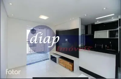 Apartamento com 2 dormitórios, mobiliado, sala ampliada com a sacada, lavanderia, banheiro e 1 vaga de garagem. o condomínio oferece lazer completo.