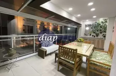 Excelente apartamento no bairro tatuapé com 2 dormitórios com móveis planejados, sendo 1 suíte, sala para dois ambientes com uma linda varanda, cozinh