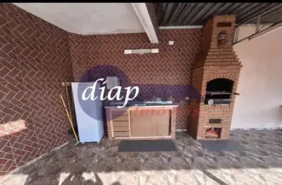 Excelente casa assobradada na vila fátima com 3 dormitórios,  1 com sacada grande para a rua, copa e cozinha americana planejada, sala