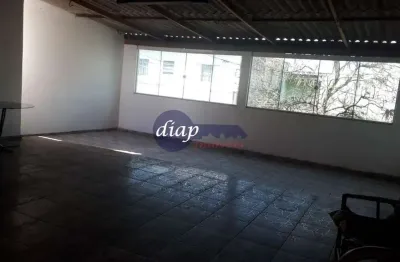 Excelente casa na vila antonieta com 3 dormitorios, sala de estar e sala de jantar, 2 banheiros, cozinha, lavanderia, quintal com edícula, 2 vagas de