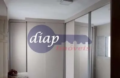 Excelente sobrado na vila ré em condomínio fechado com 2 dormitórios com móveis planejados, sendo 2 suítes, 2 banheiros e 1 lavabo, cozinha planejada,