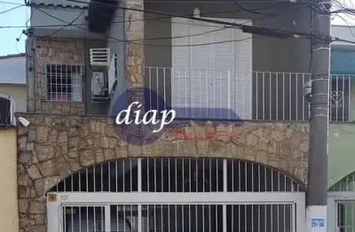 Lindo sobrado com 4 quartos, sendo 1 suíte, sala, cozinha, lavanderia, quintal, 4 banheiros e 2 vagas de garagem. localizada na chácara belenzinho, um