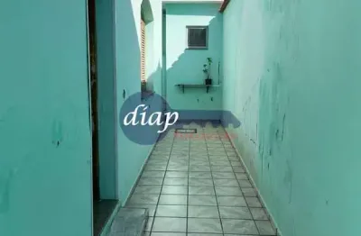 Excelente casa no bairro quarta parada com 2 dormitórios, sendo 1 suíte, cozinha, sala de estar, 2 banheiros e 1 lavabo, lavanderia, entrada lateral,