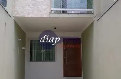 Lindo sobrado de aproximadamente 150 m² construido a 6 anos, muito bem localizado, rua tranquila e bem iluminada no bairro jardim triana, próximo ao m