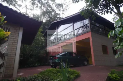 Casa à venda na serra da cantareira: 3 quartos, 3 suítes, 3 salas, 5 banheiros, 3 vagas de garagem - mairiporã-sp