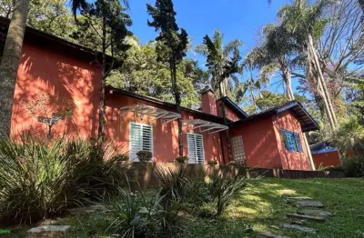 Casa terrea a venda, condomínio fechado, na serra da cantareira