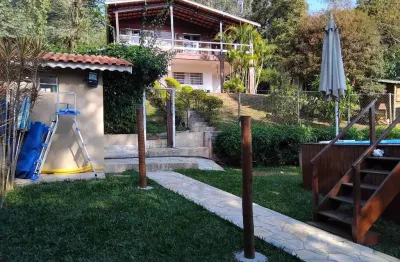 Casa térrea na serra da cantareira:  com 3 quartos, 1 suíte, piscina e 225m² - mairiporã-sp