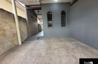 Casa sobreposta alta – ampla, funcional e muito bem localizada