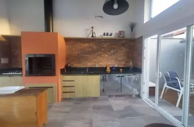 Casa à venda com piscina, 3 quartos sendo 1 suíte, 5 vagas, cacupé, florianópolis - sc