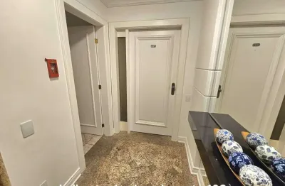Apartamento à venda, 4 quartos sendo 2 suítes, mobiliado e decorado, 325 m² privativos, 3 vagas, centro, florianópolis - sc